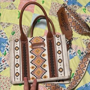 Wrangler Women's Tan and Cream Geometric Shoulder Bag